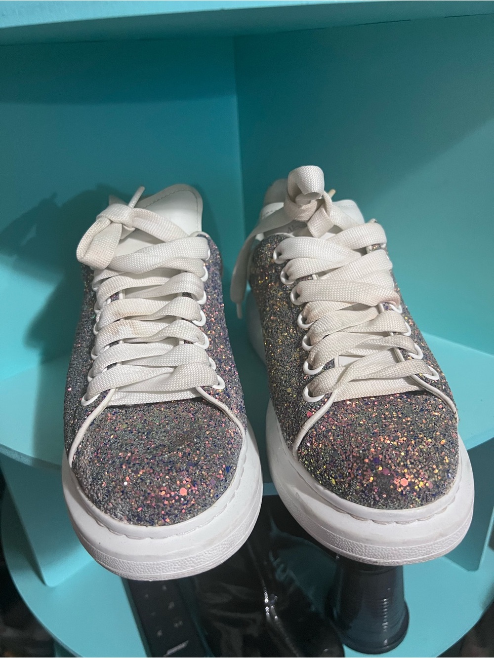 Alexander McQueen Glitter Low-Top Sneakers - Multicolor Glitter, White Laces